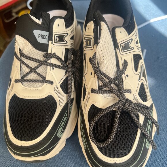 Other - Black mesh sports shoes